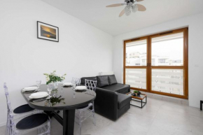 Żoliborz Stylish Apartment with Parking by Noclegi Renters